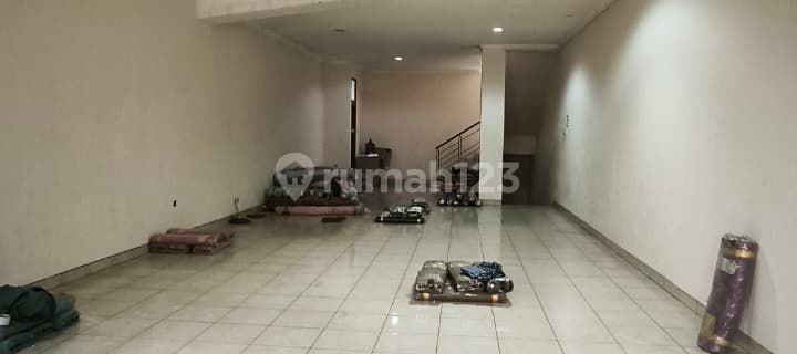Strategic Good Ruko 300 m2 SHM main road Dulatip Street, Bandung 1