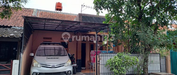 Very CHEAP House, nice comfortable SHM, Bumi Asri Complex, Bandung 1