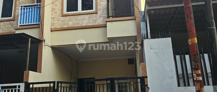 Dijual Rumah Tanjung Duren, Jakarta Barat 1