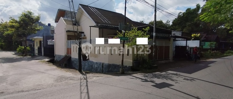 For Sale House &amp; Boarding Strategically Located Near Alma Ata Campus - Kasihan Bantul 1