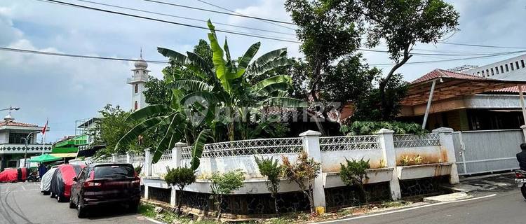 For Sale: Spacious &amp; Sturdy Hook House in Rawamangun Complex, East Jakarta 1