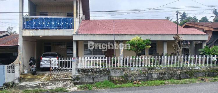 Rumah lokasi strategis dekat Eka Hospital 1