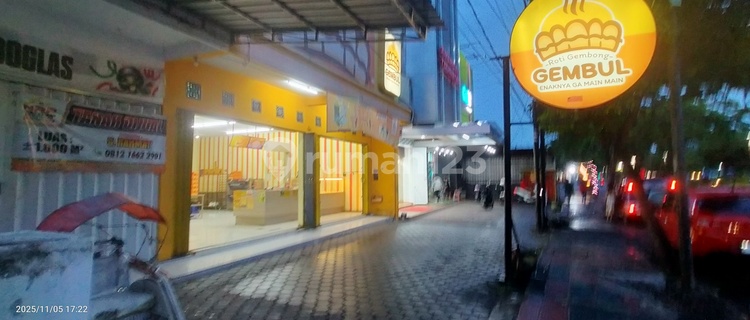 For Sale Shop House and Boarding Rooms in the Strategic Area of Dek8 Street 1