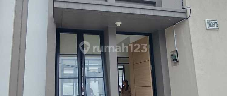 Rumah Bagus 2 Kamar Tidur Di Villagio Citra Raya 1