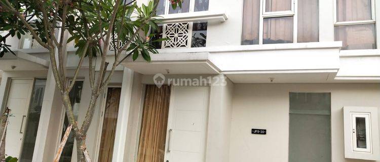 Dijual Rumah Modern Minimalis Siap Huni, Grand Pakuwon, Surabaya 1