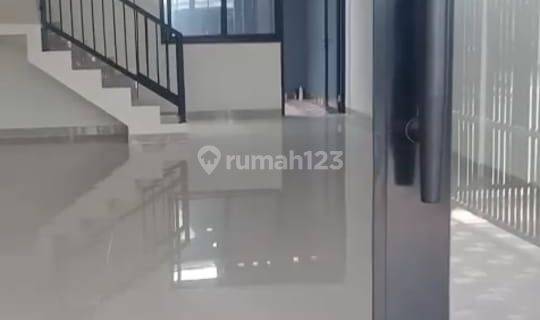DIJUAL / DISEWAKAN Rumah baru 2 lantai di Villa Melati Mas 1