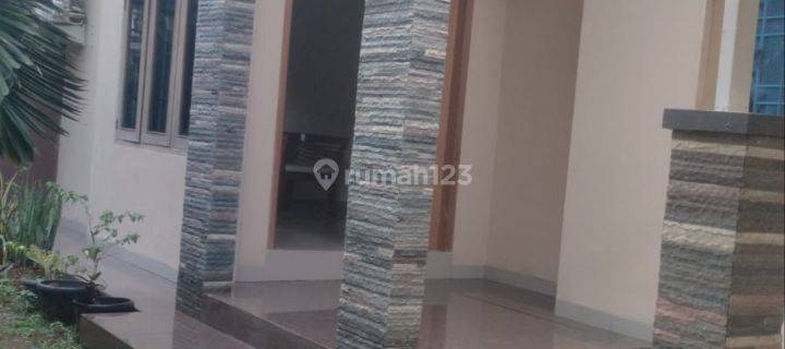 Disewakan Rumah Semi Furnisih Di Kemang Pratama 1
