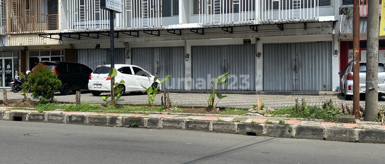 Ruko Gandeng 4 Tepi Jalan Raya 1