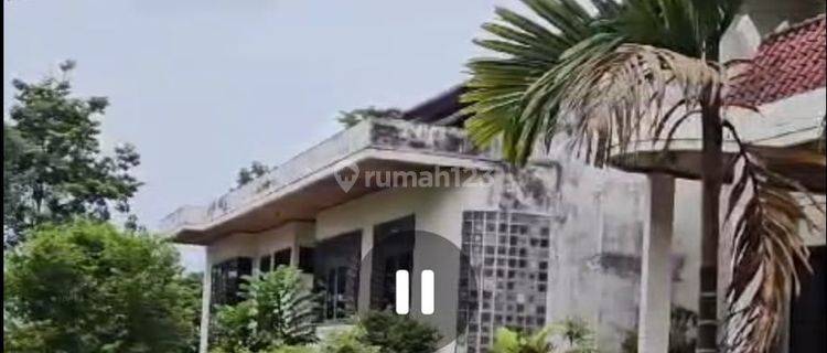 Rumah 3 Lantai Lahan Luas Lokasi Strategis 1