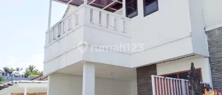 Town House One Gate System 3 Bedrooms Comfortable and Quiet Environment in Taman Griya Jimbaran 1