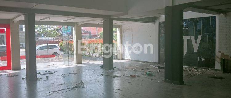 TANAH 5 ARE PLUS BANGUNAN SHOWROOM DI MAHENDRADATTA SELATAN  1