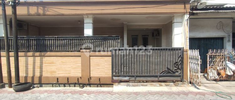 Ready-to-occupy house in Tanah Mas. 1