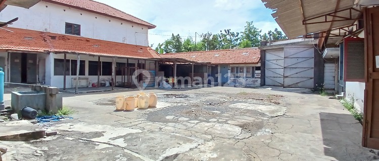 Warehouse on Brigjend. Katamso Street, Brigjen Katamso Street, City Center, Flood-Free, Wide Truck Access 1