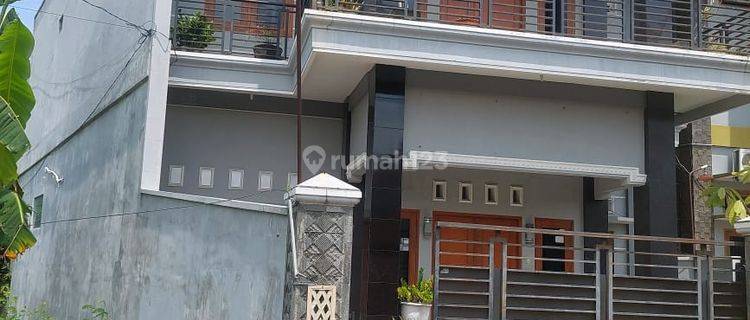 Rumah 2 Lantai Dengan Kolam Renang di Sragen Kota  1