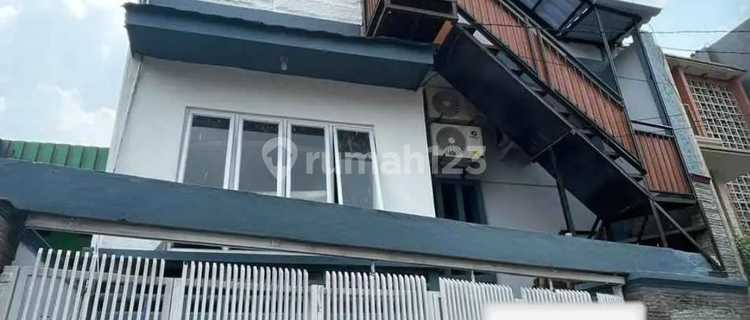 Exclusive 3-Storey 22-Room Kos for Sale with 10% ROI, Jagakarsa, South Jakarta. 1