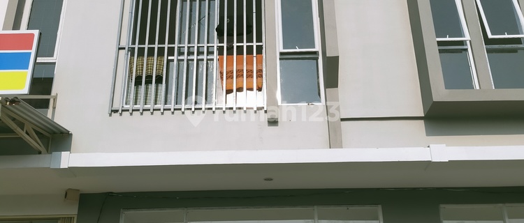 Over Credit for a 2-Storey Shop House in East Karawang 1