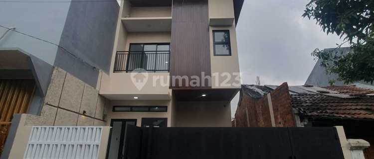 Rumah Dijual Cantik Siap Huni Villa Indah Permai, Bekasj 1