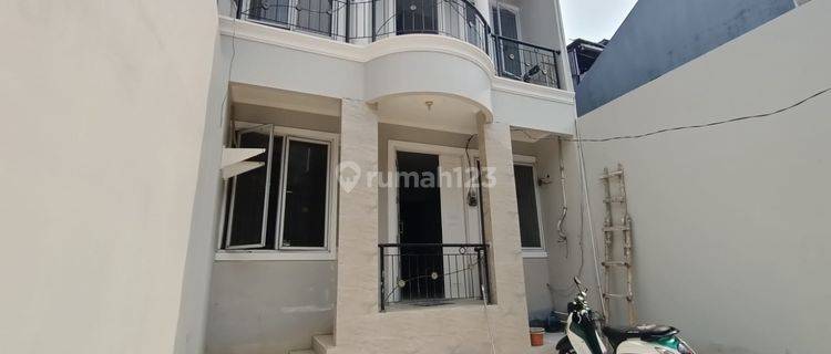 DIJUAL RUMAH BCS KELAPA GADING SIAP HUNI 3 LANTAI KOSONGAN 1