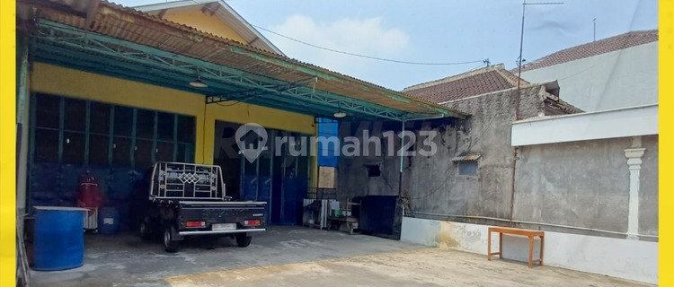 Affordable 2-Story Shop House on Solo-Boyolali Main Road, Banyudono 1