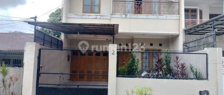 Cool House on Jl. E Kebon Jeruk 1