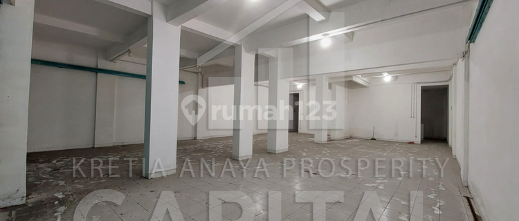 Ruko Rendeng Main Road Jend. Sudirman Street 1