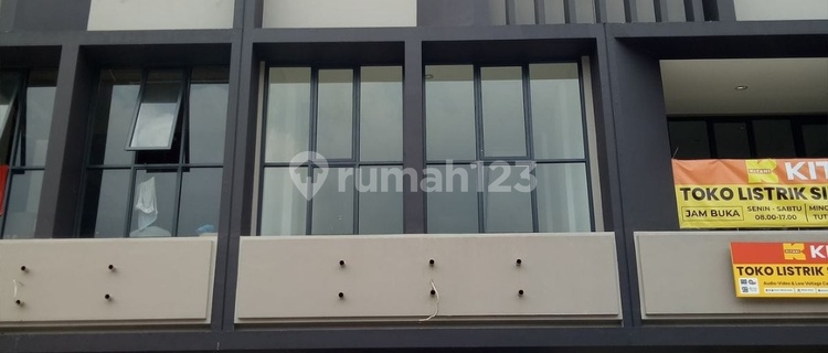 For Rent, Good Shop House Ready to Occupied Only 260 Million/2 Years, Enchante Business Park Shop House, BSD City. 1