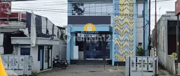 BANGUNAN KOMERSIAL DI JL GATOT SUBROTO UNGARAN 1