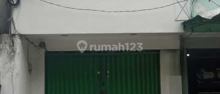 For Rent Strategic Shop House on Jln.manyar 1