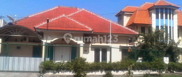 Disewakan Rumah dan Paviliun Sutorejo Prima Utara 1