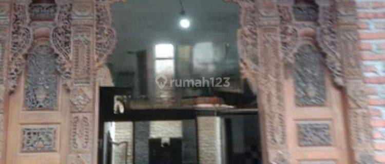 Rumah 2 Lt Dengan 5 Kamar Tidur, Di Batubulan, Gianyar 1