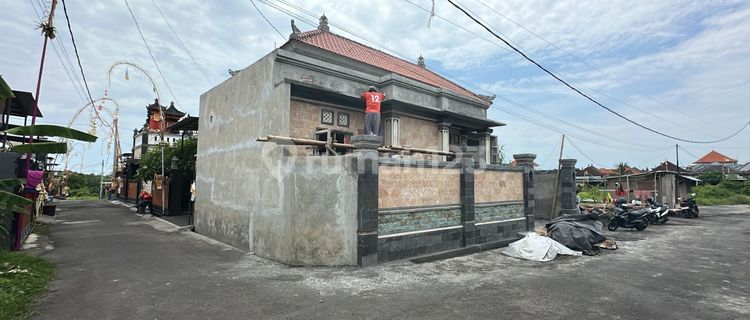 Modern Minimalist House 3 Bedrooms Batubulan (31VA3) 1