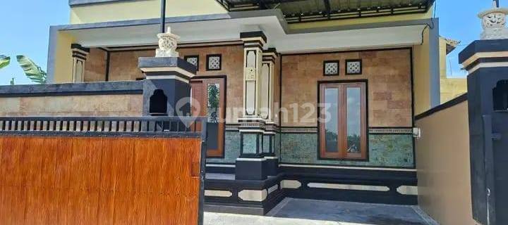 Modern Minimalist House 3 Bedrooms Batubulan (261V) 1