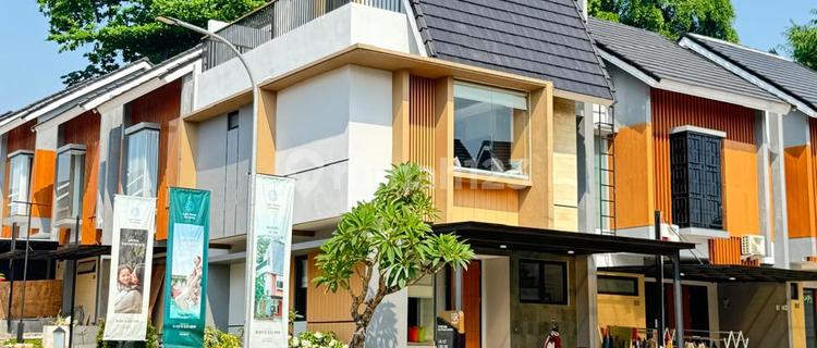 Hunian Premium! Rumah 3 Lantai, Harga 2 Lantai!