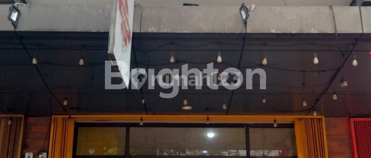 [QUICK SALE] READY-TO-USE SHOPHOUSE FULLY RENOVATED – METLAND CILEUNGSI  
Negotiable Price Until Deal – Most SOUGHT-AFTER Commercial Location! 1