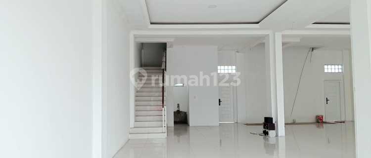 For Sale: 3 Three-Story Shophouses on Jalan Raya Bogor Pekayon, Cimanggis, Depok, West Java 1