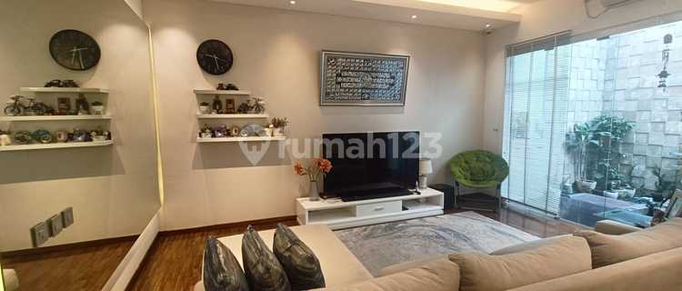 Rumah Cantik Full Furnished Siap Huni di Sukahaji, Bandung 1