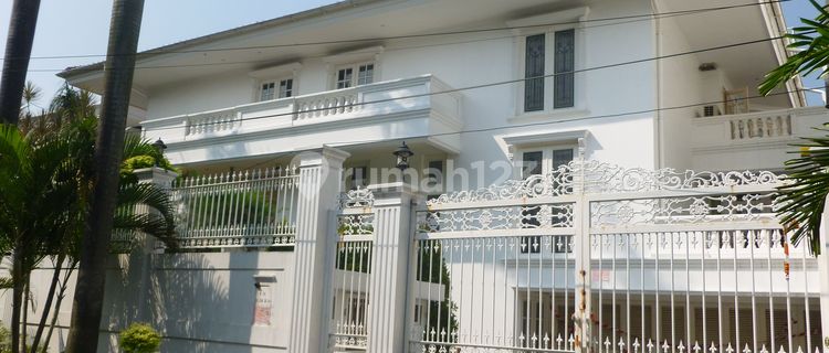 Auction Asset - Luxury House in Permata Hijau, South Jakarta with a land area of 770 m2 1