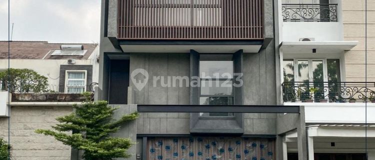 Dijual Rumah Baru dan Mewah 3 Lantai Lebak Bulus Jakarta Selatan 1