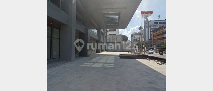 For Rent 3-Story Shop House in Strategic Location, Menteng, Central Jakarta 1