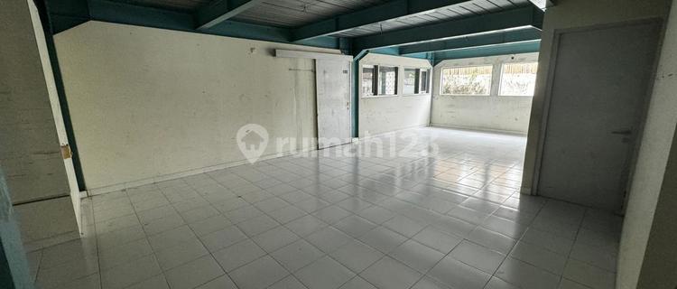 Kerobokan Kelod Commercial Building, Badung 1