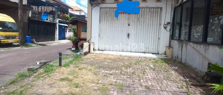 2-Story Shop House in a Strategic Location - Kerobokan, Badung 1