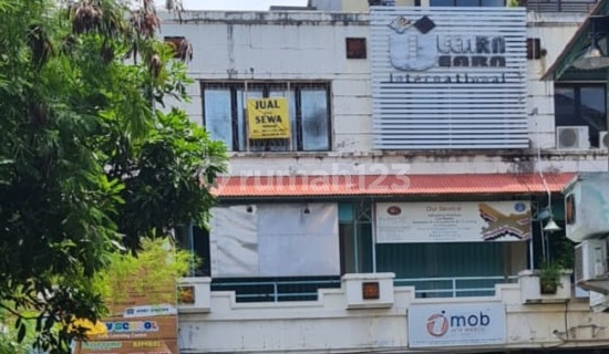 For rent. Shop house. 3.5 Floors Denpasar Bali 1