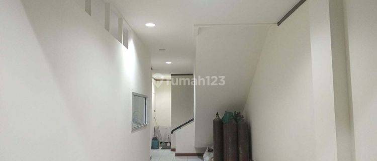 Ruko Siap Pakai Plaza Intercon Kembangan Jakarta Barat 1