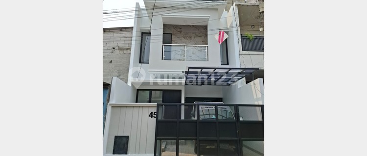 Rumah Siap Huni Ada Kolam Renang di Tegal Parang, Mampang Jakarta Selatan 1