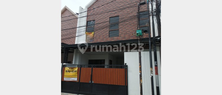 Kost 2 Lantai 9 Pintu Bangunan Baru di Duren Sawit, Jakarta Timur 1