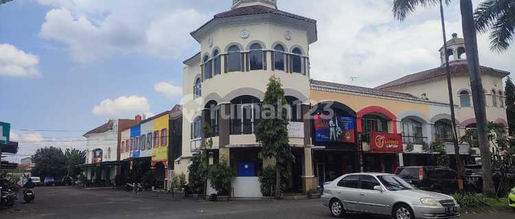 For Rent / For Sale 3-Story Corner Shop House at Surapati Core, Bandung 1