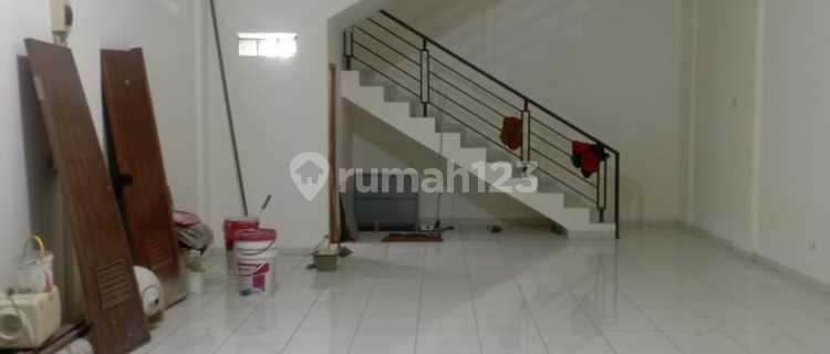For Rent 3.5 Story Shop House on Ahmad Yani Street, Bandung M-S 1