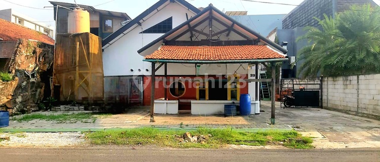 Hotel Yang Terletak Di Simpang Lima Pusat Kota Semarang.  1