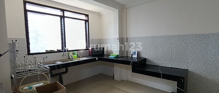 2-Story Brotojoyo House for Rent 1