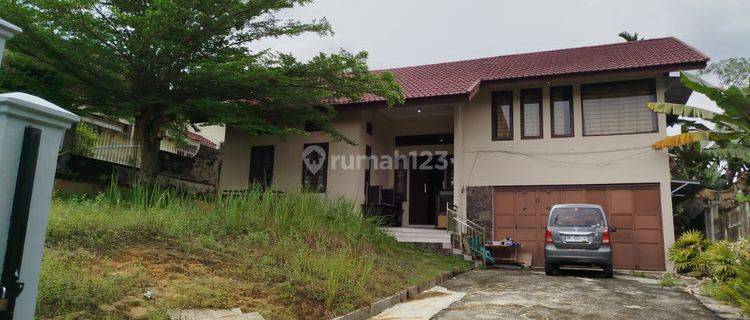 Rumah Halaman Luas Disewakan 1